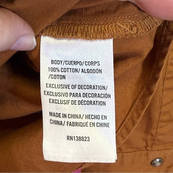 Shyanne, Brown Pearl Snap Top. Size XS. Minor staining on the front as shown. - Picture 5 of 7